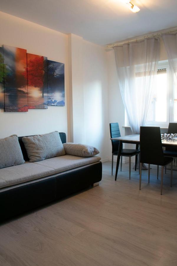 J&M House -Fronte Ospedale- Incluso Netflix E Disney Plus Udine Kültér fotó