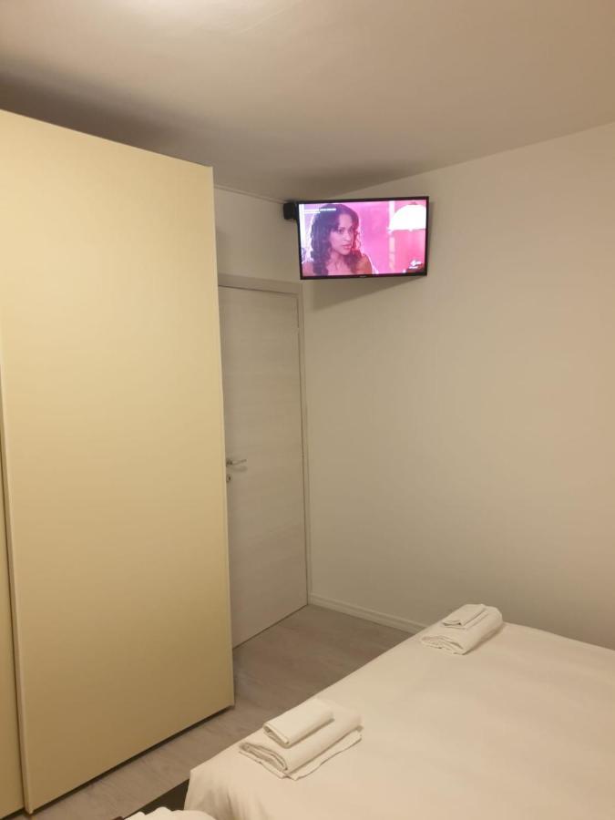 J&M House -Fronte Ospedale- Incluso Netflix E Disney Plus Udine Kültér fotó